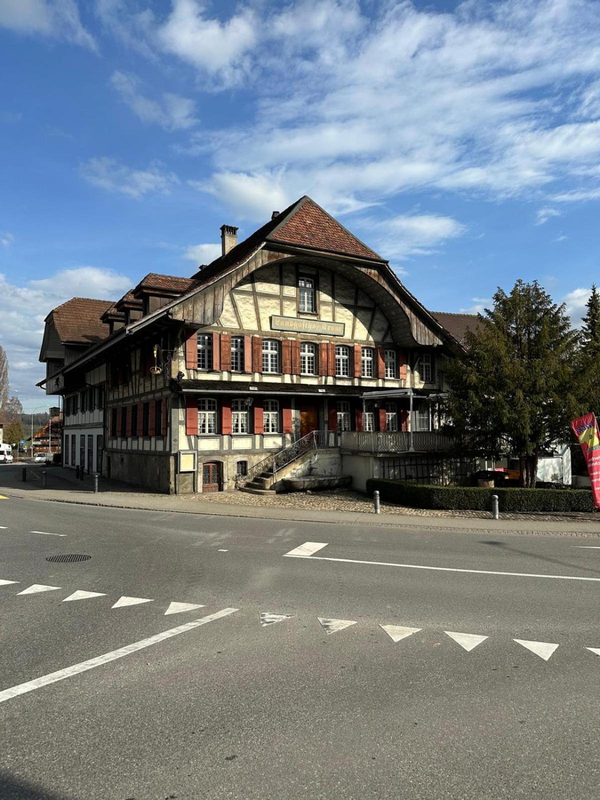 Landgasthof Krone Uetendorf Exterior foto